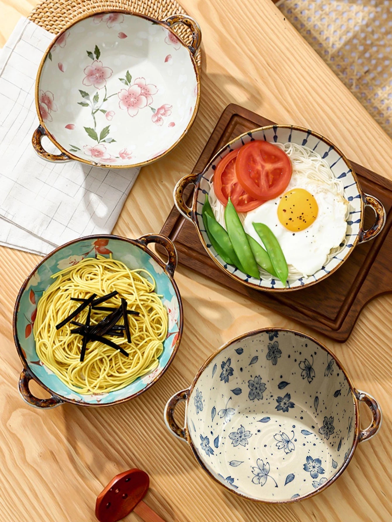 Household Noodle Bowl Ceramic Soup Bowl With Handle Salad Pasta Bowl Kitchen Tableware Microwave Oven Bakeware 7.5inch