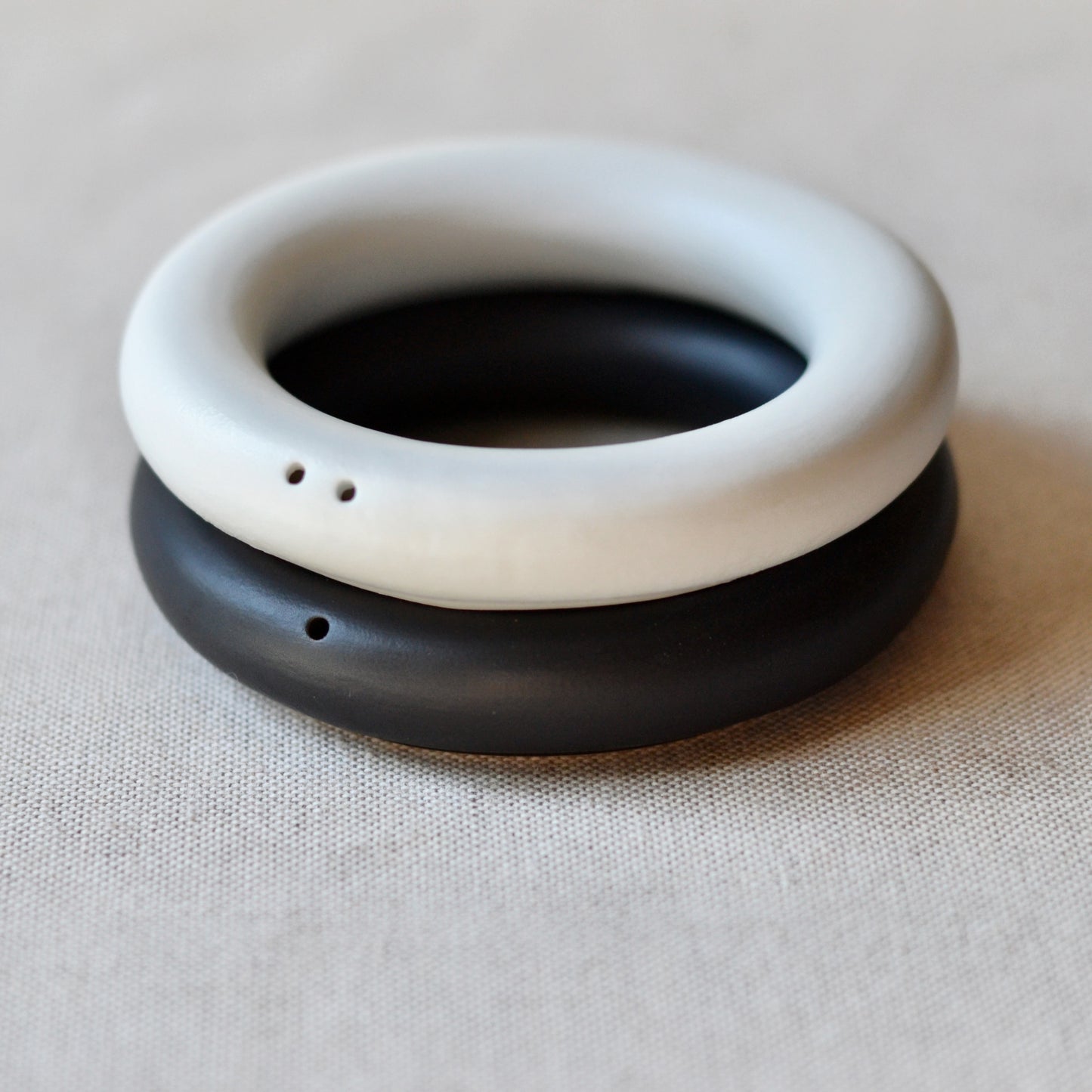 RINGS Black & White salt and pepper shakers